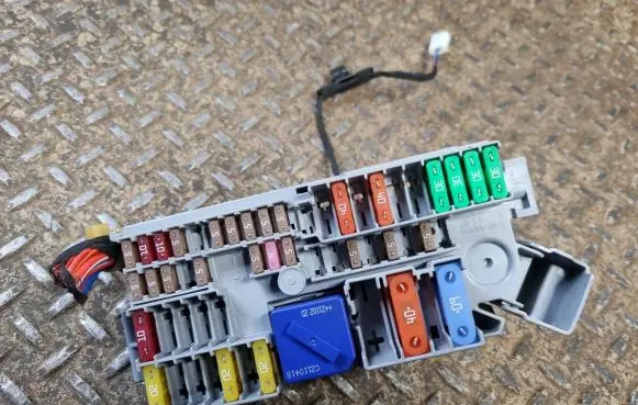 BMW 3 G20 G21 Fuse module 6807487