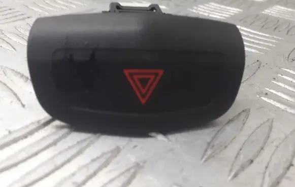 Nissan Primera Hazard light switch 06016