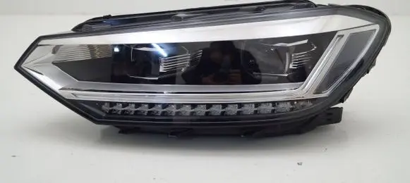 Volkswagen Touran III Headlight/headlamp