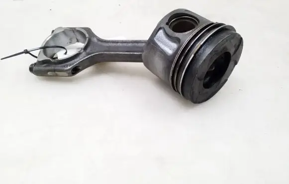 Opel Insignia A Piston with connecting rod