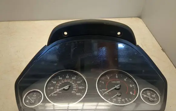BMW 3 F30 F35 F31 Speedometer (instrument cluster) 26322611 17649411 007064010