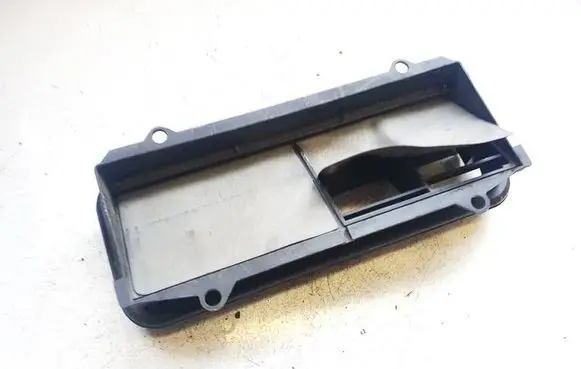 Nissan Leaf I (ZE0) Air intake duct part 8200213712