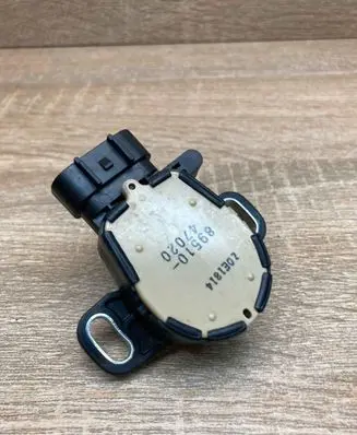 Toyota Avensis T270 Accelerator pedal position sensor 8951047020