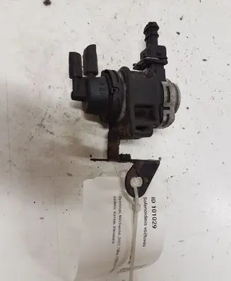 Renault Scenic II - Grand scenic II Turbo solenoid valve EV521