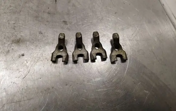 BMW 1 E81 E87 Fuel Injector clamp holder 
