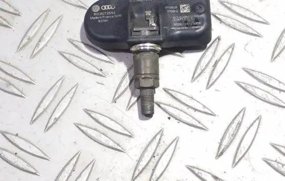 Volkswagen PASSAT B6 Tire pressure sensor 1K0907255A S122215001A L214VW1
