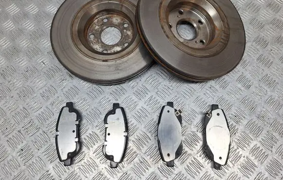 Toyota Avensis T270 Front brake disc 4351205090 0446505260