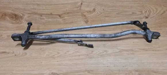 Volvo S80 Front wiper linkage 