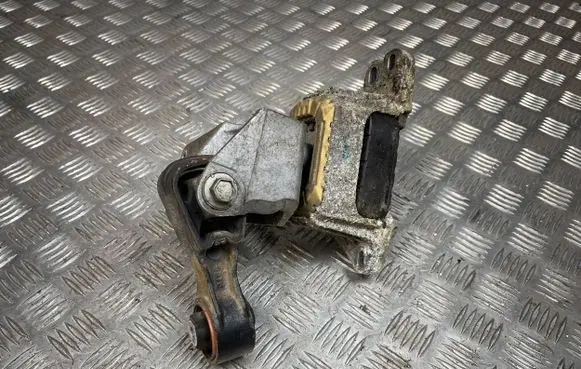 Peugeot 508 Engine mounting bracket 9677163980