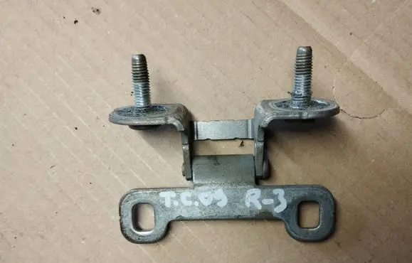 Chrysler Voyager Tailgate/trunk/boot hinge