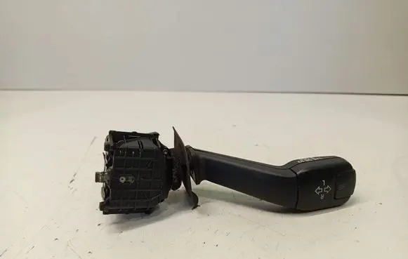 BMW 5 E39 Indicator stalk 8352172