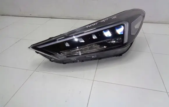 Hyundai Tucson TL Headlight/headlamp
