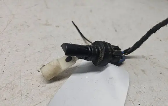 Opel Omega B2 Windshield washer fluid level sensor 0023935