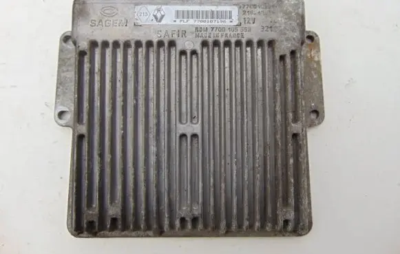 Renault Twingo I Engine control unit/module 7700107196