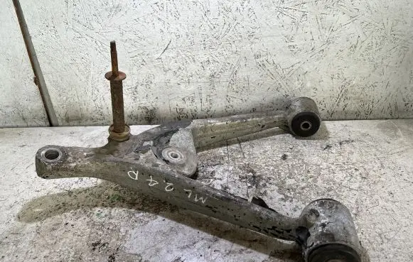 Mercedes-Benz ML W163 Rear upper control arm/wishbone