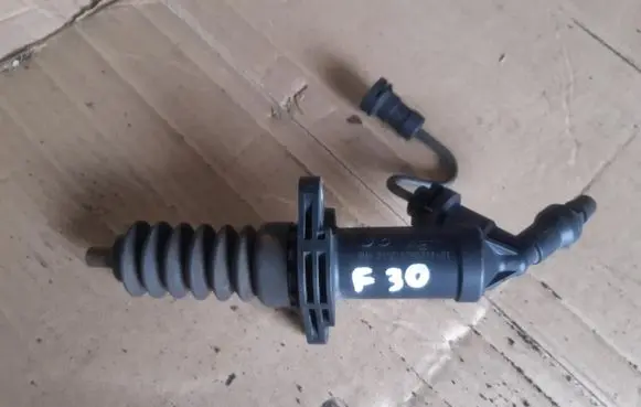 Clutch slave cylinder
