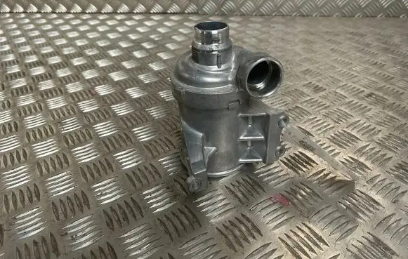Volvo XC90 Water pump 31368715