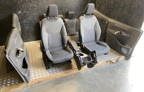 Toyota Yaris Cross Seat set 