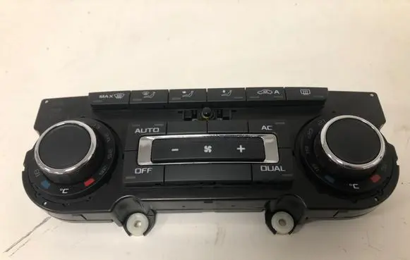 Skoda Octavia Mk2 (1Z) Climate control unit 3T0907044AR