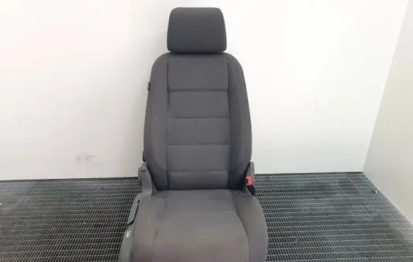 Volkswagen Touran I Front passenger seat 