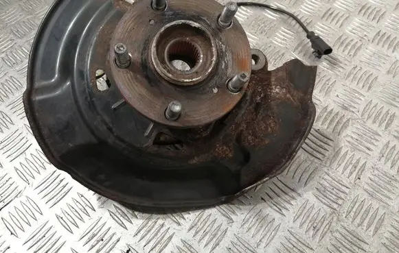 Toyota Avensis T270 Front wheel hub 4355002020 4321105090