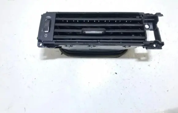 Volvo S80 Dash center air vent grill