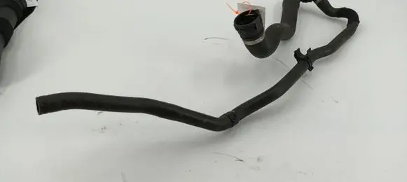 BMW 4 F32 F33 Engine coolant pipe/hose 9243891