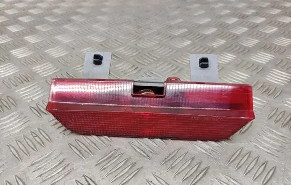 Toyota RAV 4 (XA20) Third/center stoplight