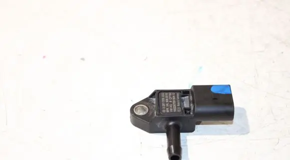 Volkswagen Caddy Exhaust gas pressure sensor 04L145049L 04L906051B