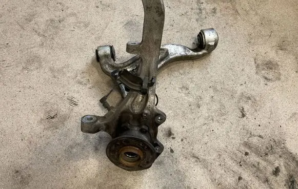 Mercedes-Benz GLE W167 Front wheel hub spindle knuckle A1675404700