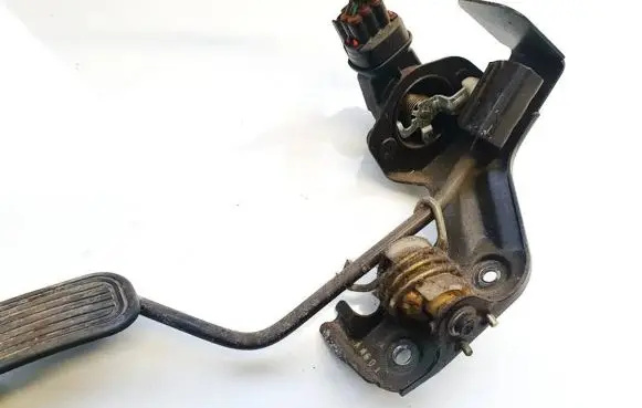 Toyota Avensis Verso Accelerator throttle pedal 7811116030 78111-16030