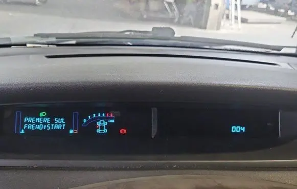 Speedometer (instrument cluster)