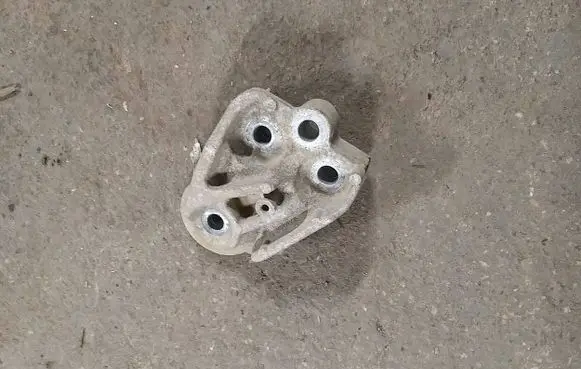 Ford Fiesta Engine mount vacuum valve 