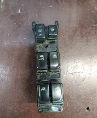 Hyundai Sonata Electric window control switch 202004436