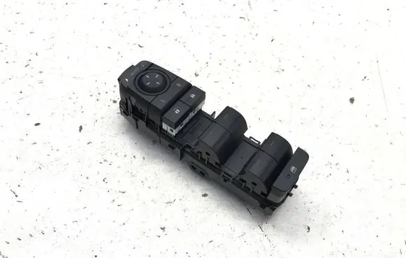 Toyota C-HR II Quarter vent window switch 84040-47100 TM47106773Z35 581675