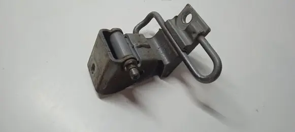 Porsche Cayenne (9PA) Front door lower hinge 7L0831411A