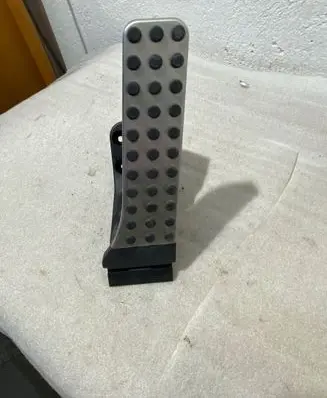 Mercedes-Benz GLC X253 C253 Accelerator throttle pedal A2533000104 240817 ZGS00303