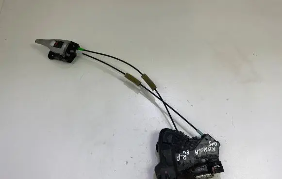 Toyota Corolla E140 E150 Front door lock
