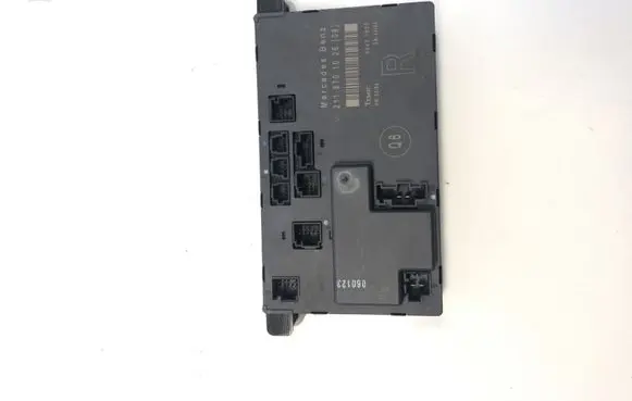 Mercedes-Benz E W211 Door control unit/module 2118701026 00401605
