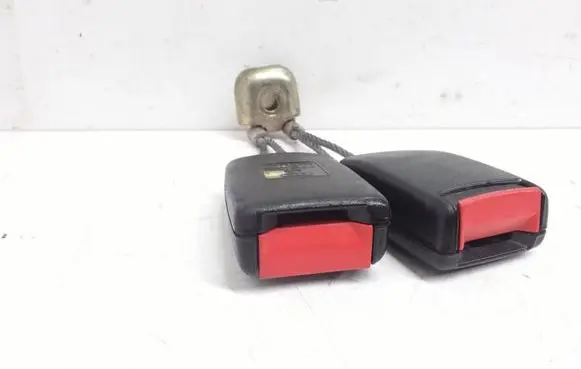 Audi A6 S6 C4 4A Middle seatbelt buckle (rear) 4A0857739H