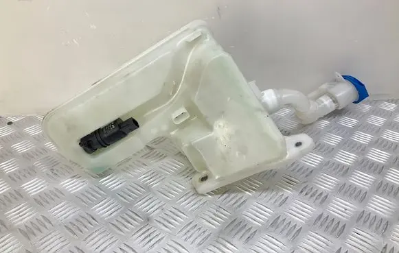 Windshield washer fluid reservoir/tank