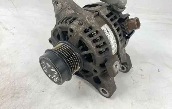 Toyota Avensis T270 Generator/alternator 270600T181