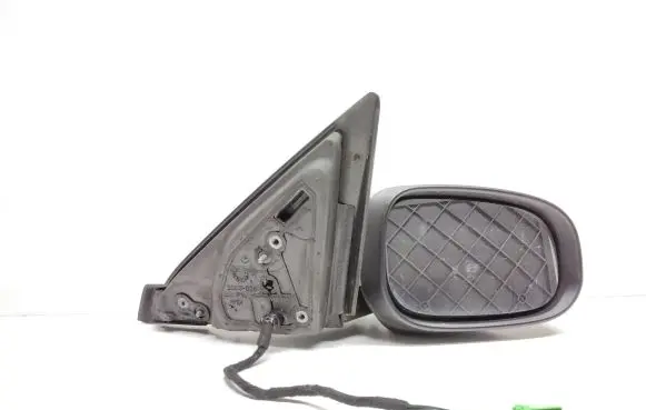 Front door electric wing mirror