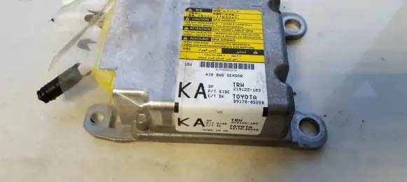 Toyota Avensis T270 Airbag control unit/module 8917005250 89170-05250