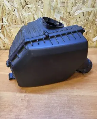 Volvo S80 Air filter box 5741065