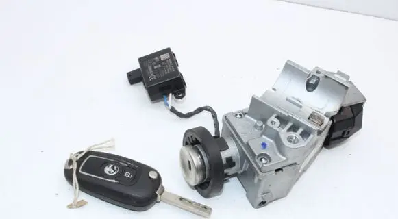 Opel Astra K Ignition key/card 39079951