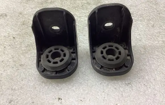 Chevrolet Bolt Radiator mount bracket 95429912