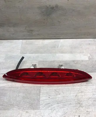Peugeot 208 Third/center stoplight 9674309080