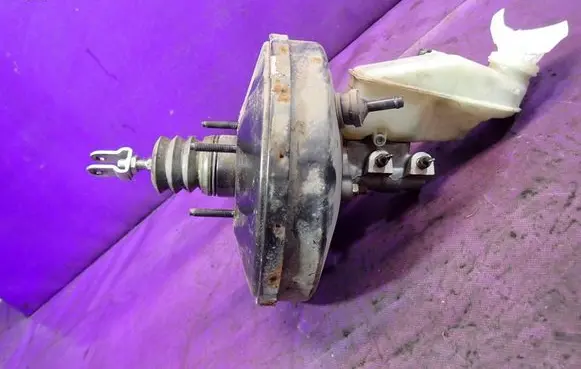 Toyota Yaris Master brake cylinder