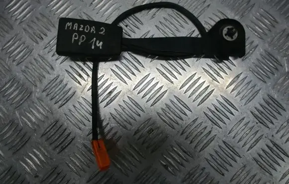 Mazda 2 Front seatbelt buckle